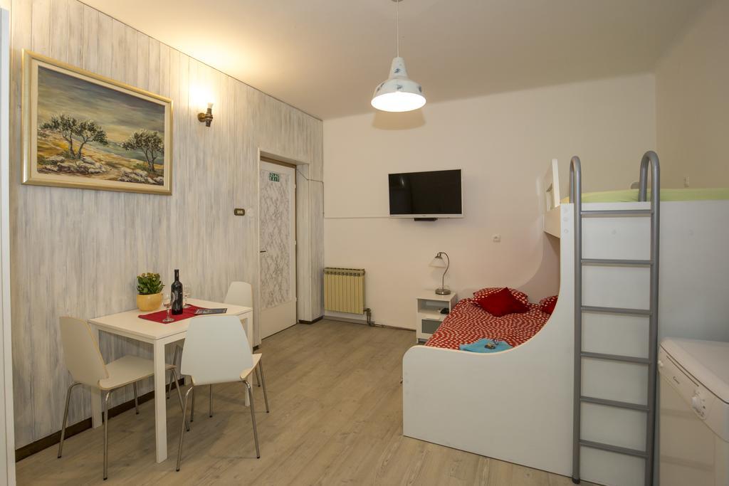 Villa Lole Split Exteriör bild