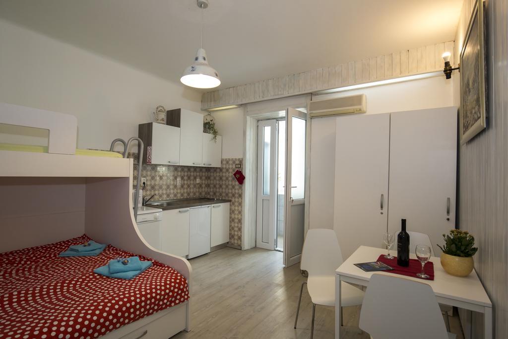 Villa Lole Split Exteriör bild
